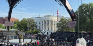 Casa Bianca, arena per arti marziali in allestimento per il compleanno di Trump