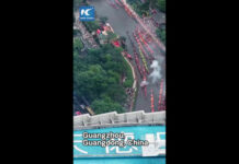 Cina, oltre 170 dragon boat sfilano nel centro di Guangzhou