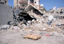 Terremoto e raid americani, notte da incubo per l’iran