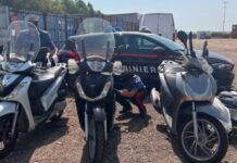 Scoperto traffico illecito di moto nei container a Roma, 3 fermi e 2 denunce