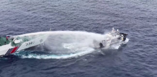 “Hanno violato acque territoriali”, cannoni ad acqua Cina contro navi filippine