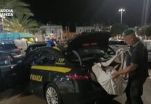 Blitz della Finanza a Porto Cesareo: sequestrati 2.500 articoli contraffatti, due denunce