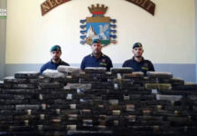 Napoli, maxi sequestro di cocaina occultata in autocisterna