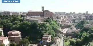 Scritte contro Meloni e i poliziotti a Siena, Digos denuncia 24enne albanese
