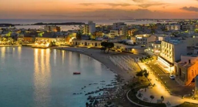 Comune Porto Cesareo foto aerea