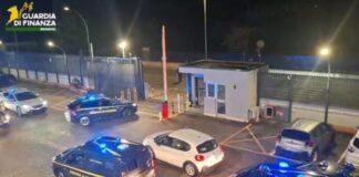 Assalto armato al McDonald’s di Brindisi: 5 arresti per rapina e traffico di droga
