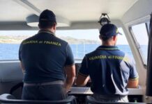 Gallipoli, tre turisti salvati al largo di Castro Marina dalla Finanza