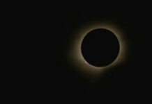 Eclissi solare, le immagini