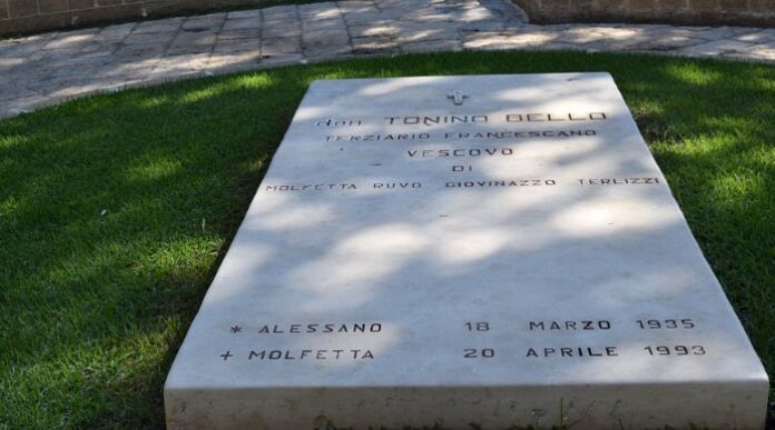 tomba don tonino bello alessano