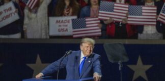 Trump a Dallas “Se vinciamo a novembre darò 5mila dollari a tutti gli americani”