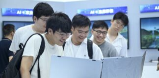 Cina, gli utenti dell’IA generativa superano quota 700 milioni