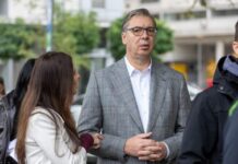 Svolta alle elezioni politiche in Serbia, Vucic riconosce sconfitta